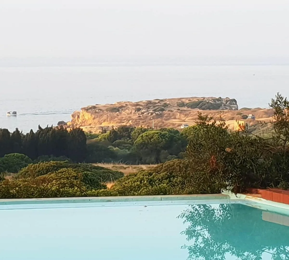 הוילה אלבופיירה Casa Da Vigia - Waking Up In Front Of The Sea וילה